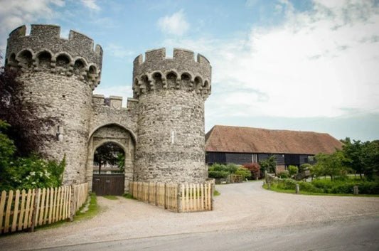 How to Choose the Perfect Wedding Invitations for Your Kent Venue